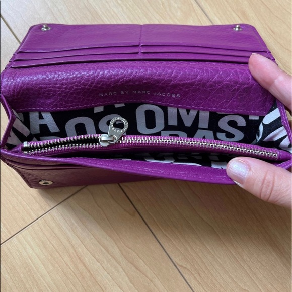 Marc by Marc Jacobs Wallet - Picture 3 of 8